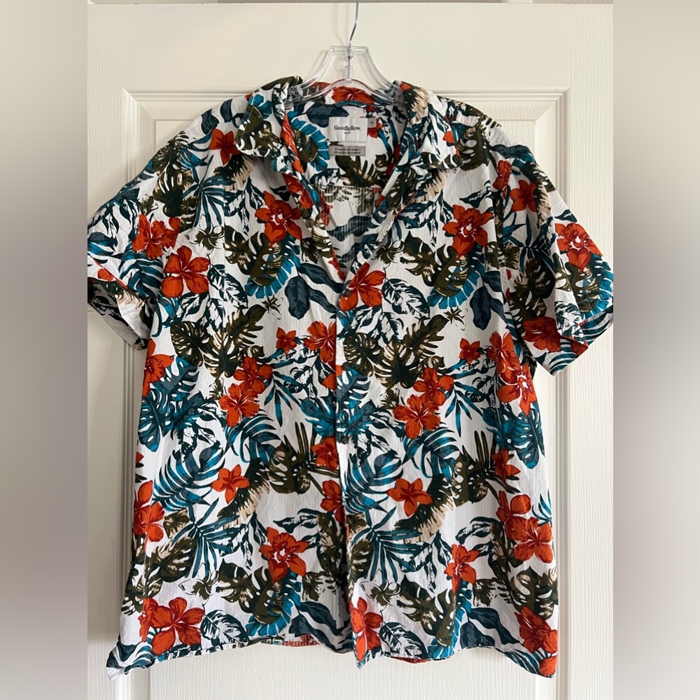 Goodfellow & Co Hawaiian Print Button Up Short Sleeve Shirt
